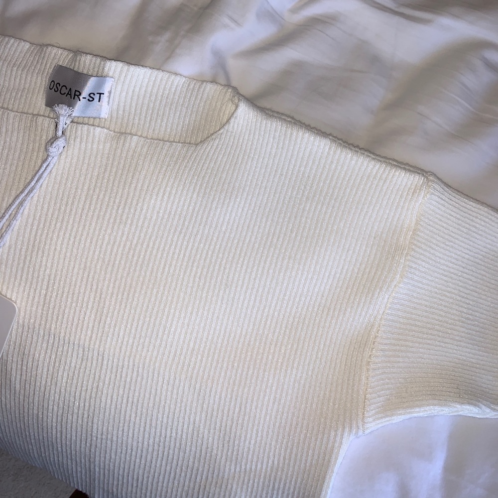 🎉HP 12/5🎉 NWT | New York Office Knit Crop // White - Picture 6 of 6